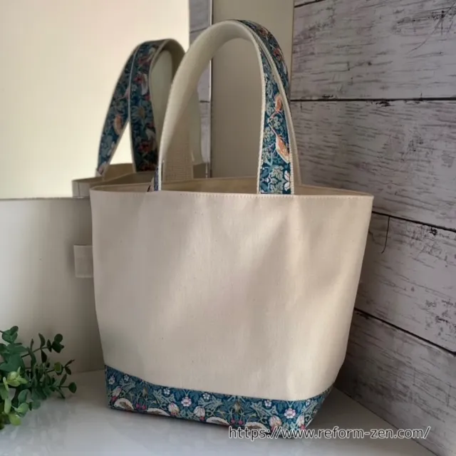 image:Liberty_tote_strawberry